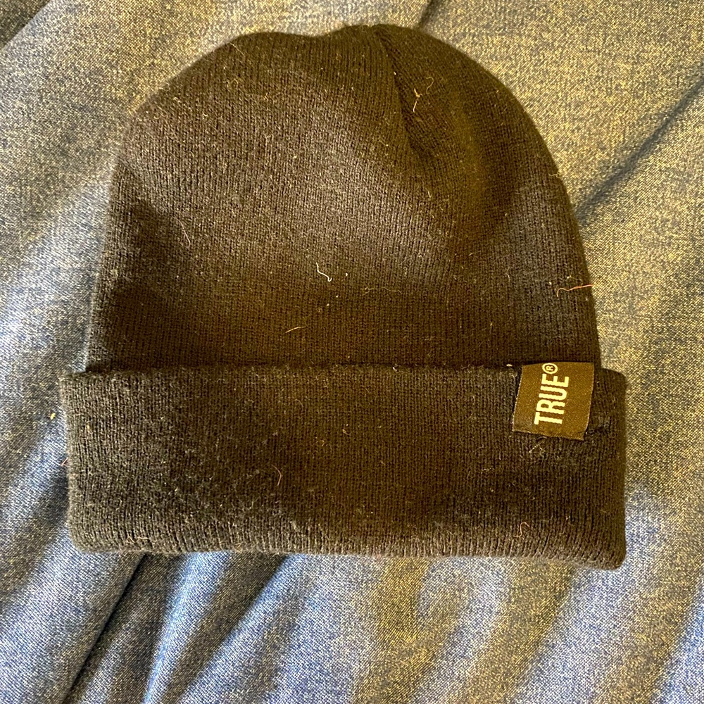 Black true beanie